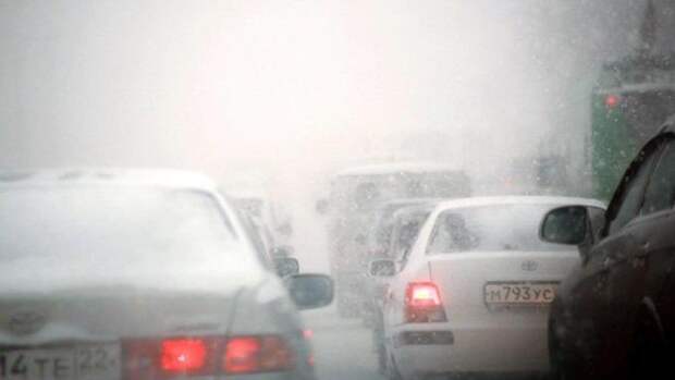 Жителей Алтайского края предупредили о гололеде, мокром снеге и сильном ветре 10 марта