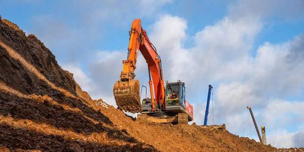 Котлован для станции метро «Строгино» наполовину готов