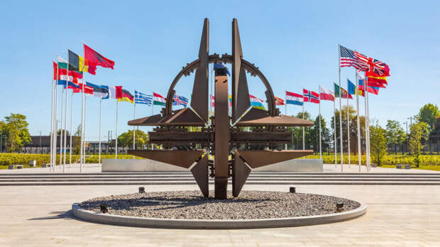 WSJ: в НАТО считают маловероятным "вторжение" РФ в одну из соседних с ней стран Альянса