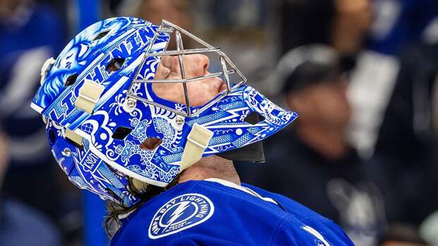 Василевский обошел Набокова по победам в НХЛ