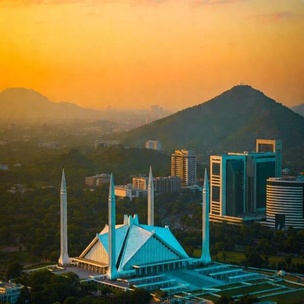 В Исламабаде начались переговоры между США и Ираном