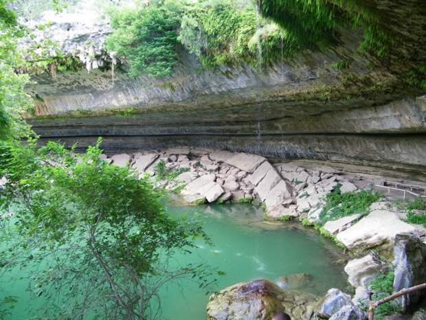 Озеро Гамильтон Пул (Техас, США). Фото / Hamilton Pool photo