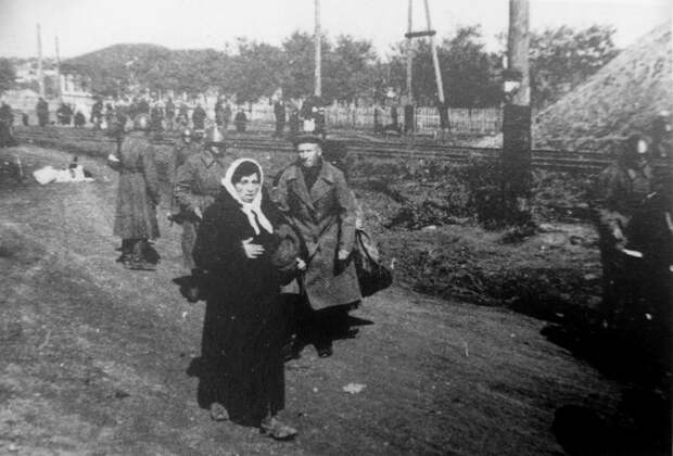 Украина. Жизнь под немцем Украина. Жизнь под немцем