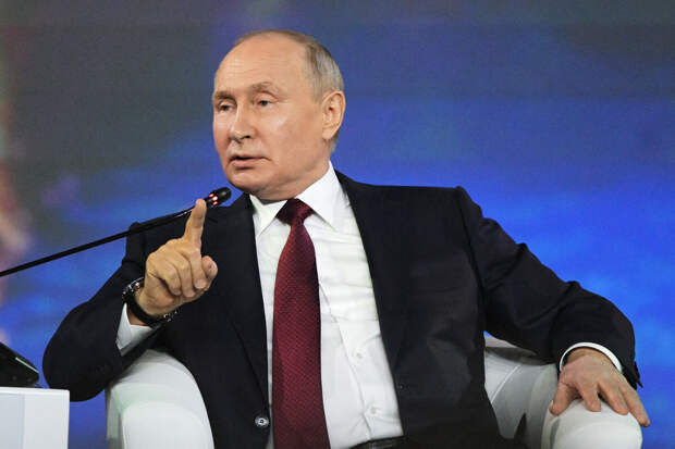 Путин: ДНР и ЛНР имели право объявить о независимости, но Киев начал войну