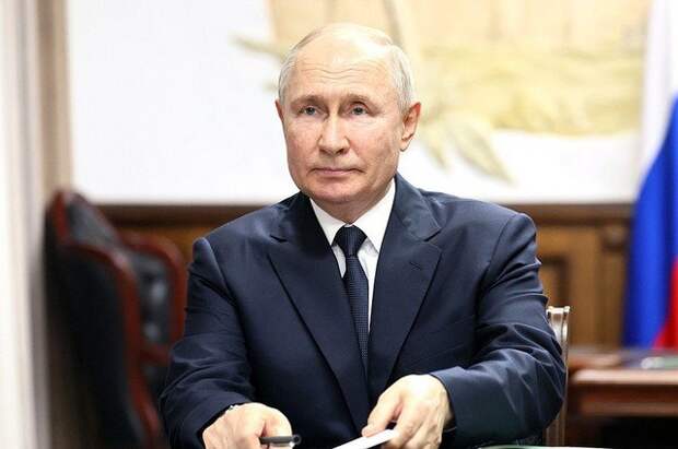 Путин повысил предельный возраст пребывания в запасе