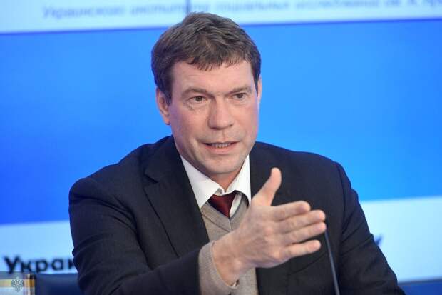 Несколько недель назад появилась статистика по приобретенному гражданству России за первое полугодие 2023 года. Как оказалось, что за указанный период российский паспорт получили чуть больше 200 тыс.-3