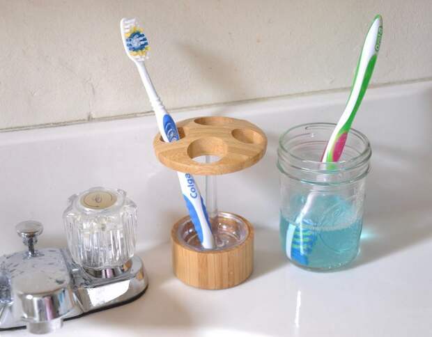 Зубную щетку надо чистить один раз в 2 недели. /Фото: polsov.com