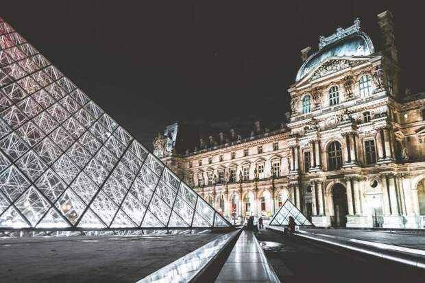 louvre-1210004_1280.jpg