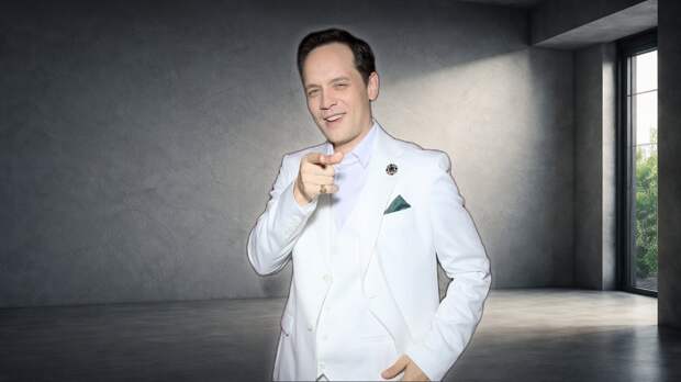 Более 20 лет вместе: как выглядит роскошный дом Александра Асташенка из «Корней», где он живёт с женой Еленой