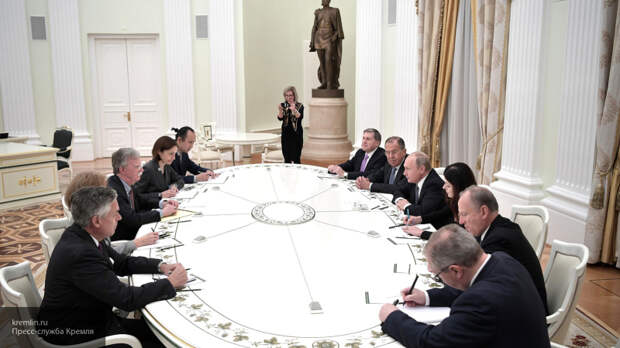 Советник президента США Болтон: Было бы полезно, если б Россия вышла из Крыма
