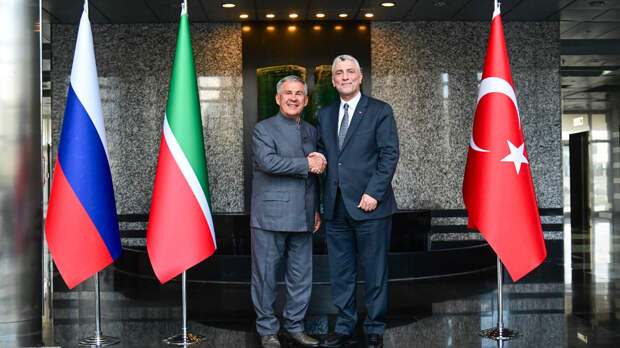 Рустам Минниханов встретился в Анкаре с министром торговли Турции Омером Болатом