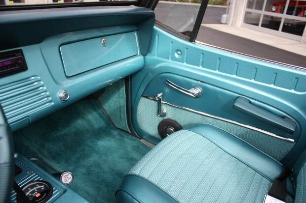На аукцион выставлен Jeep Jeepster Commando Convertible (53 фото)