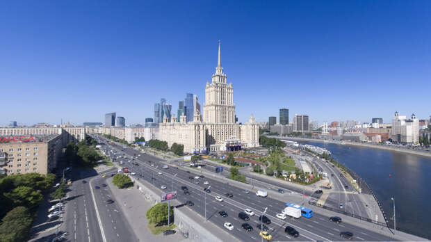 Синоптики допустили третью волну «прохладного бабьего лета» в Москве