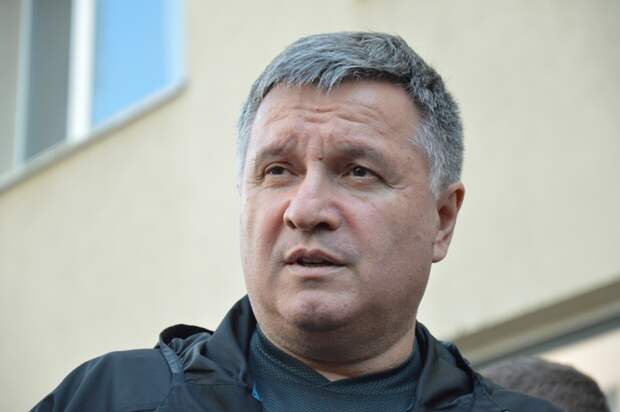 Экс-глава МВД Украины заявил о необходимости военного сценария по Донбассу и Крыму