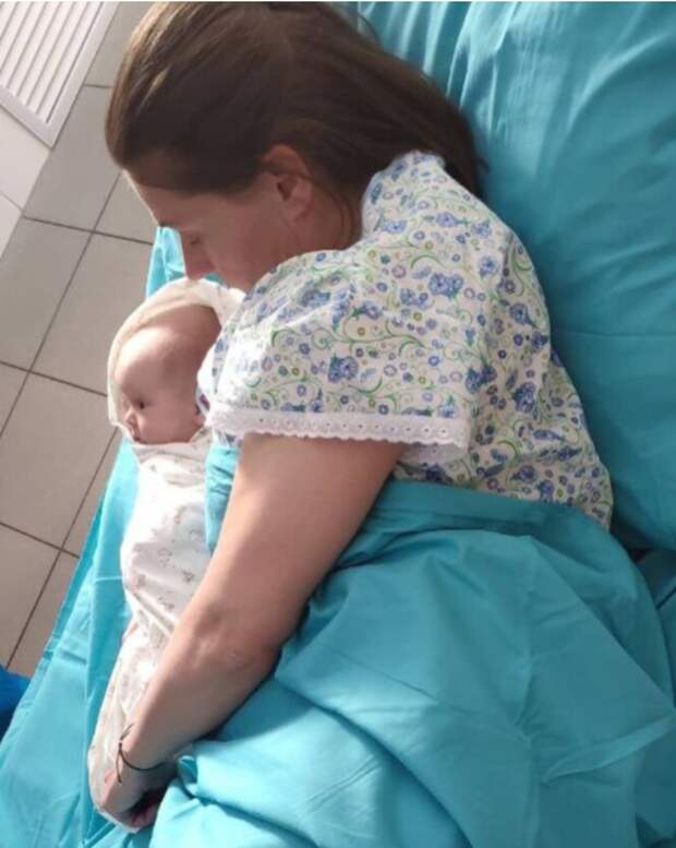 Мария Голубкина поделилась с подписчиками внезапным фото из роддома