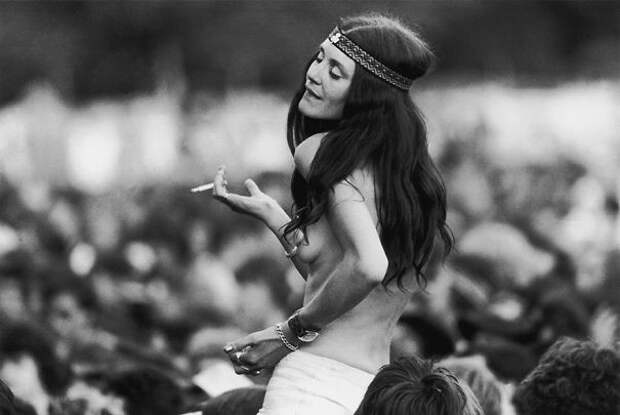 Фотографии девушек с фестиваля "Вудсток" 1969 года дают понять, откуда взялась мода наших дней Фотографии девушек с фестиваля "Вудсток" 1969 года дают понять, откуда взялась мода наших дней вудсток, мода, хиппи, шестидесятые