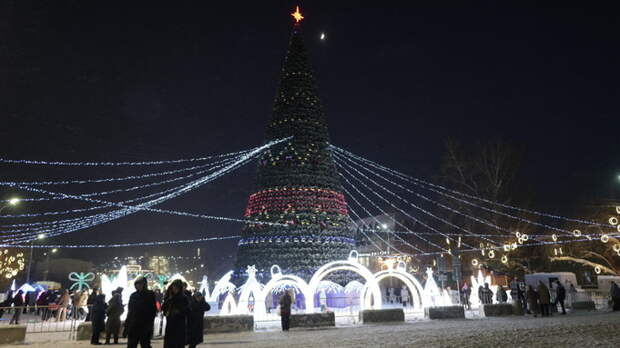 Новогодняя площадь Свободы / Фото: Екатерина Смолихина / amic.ru