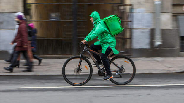 Ограничение работы самозанятых ударит по водителям и курьерам