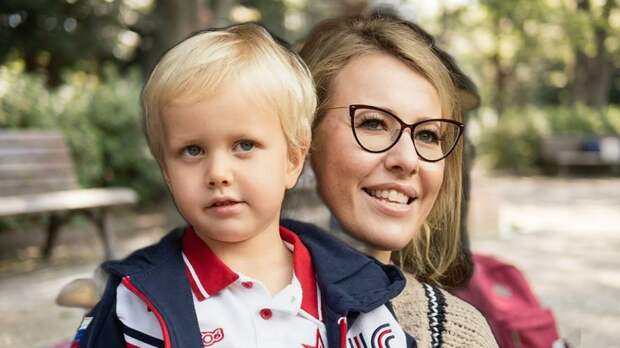 «Я не буду позориться!»: 9-летний сын Собчак отчитал маму за TikTok, а она показала подарок на день рождения