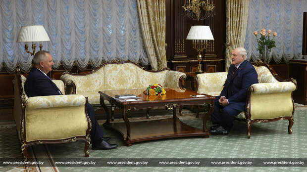 Бывший глава «Роскосмоса» Дмитрий Рогозин прибыл сегодня в Минск и встретился с президентом Белоруссии Александром Лукашенко.-2