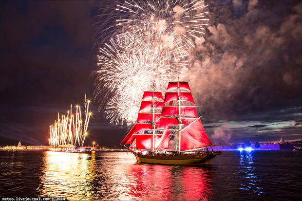 Crimson Sails: magnificent water show in Saint Petersburg