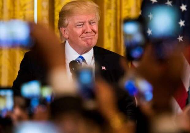 Новый разворот: Трамп резко подобрел к ЕС, а России решил показать свою жёсткость Новый разворот: Трамп резко подобрел к ЕС, а России решил показать свою жёсткость