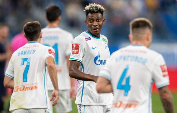 «Зенит» обыграл «Пари НН» и вышел на первое место в турнирной таблице