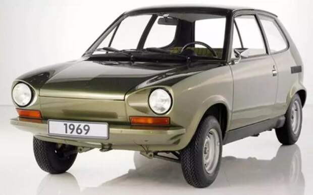 К 1969 году стиль автомобилей существенно изменился.  VW следует моде, создав прототип хэтчбека - первый шаг к будущему Golf.  Но даже этой концепции не суждено добраться до конвейера.  