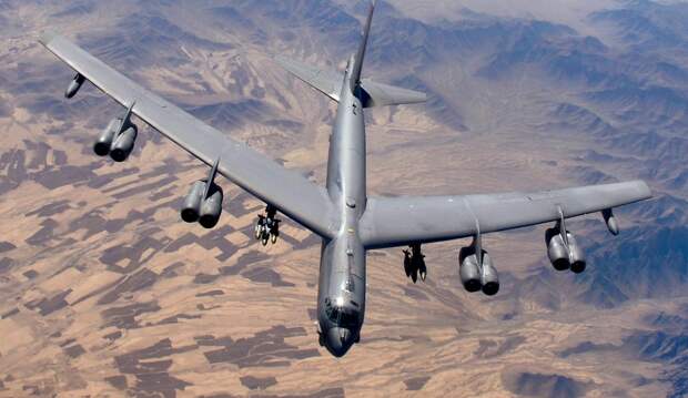 США отправили в Великобританию четыре бомбардировщика B-52