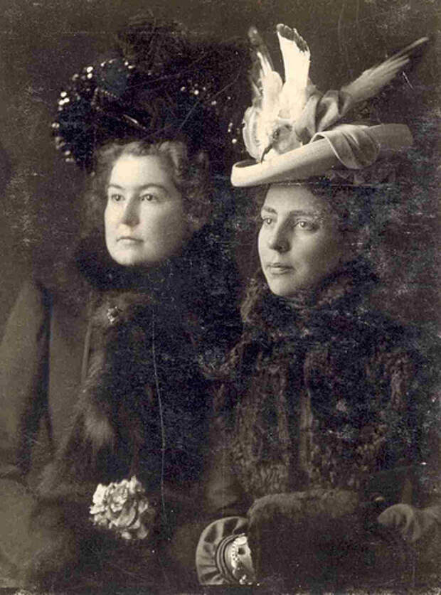 Дамы в шляпах, конец XIX века