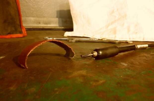 A cheap way to get fine finishing on metals.