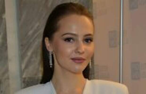 Шоу-бизнес: Бросила жениха ради коллеги, тайно вышла замуж за миллионера и скрывала развод: Встречи и расставания Юлии Хлыниной