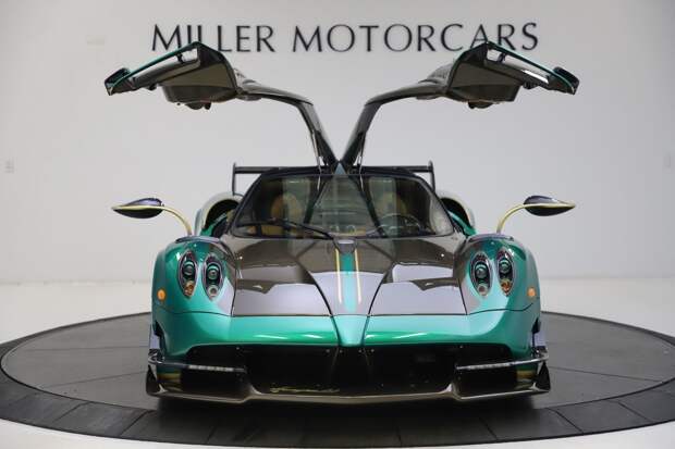 Гиперкар Pagani Huayra BC в необычном цвете