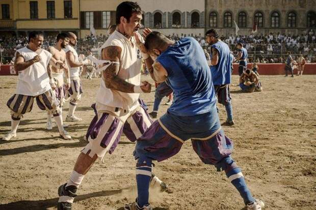 Самая кровожадная разновидность футбола — кальчо флорентино