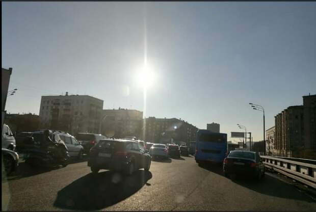 Замена асфальта остановила движение на Волоколамке