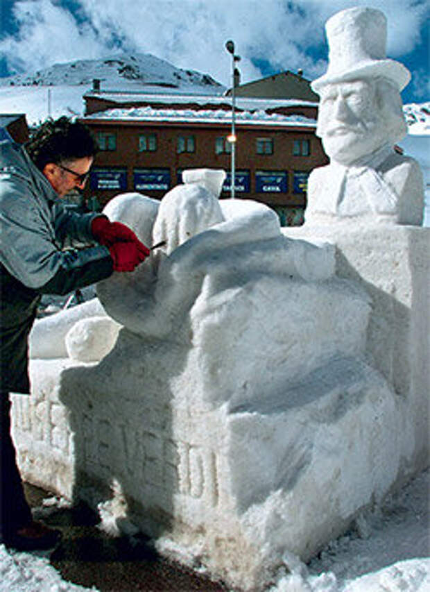 На горнолыжном курорте Пас-да-ла-Каса проводятся конкурсы ледяных скульптур