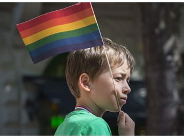 «Начнем с чужих детей»: школа в США открыла втайне от родителей ЛГБТ-клуб для шестиклашек
