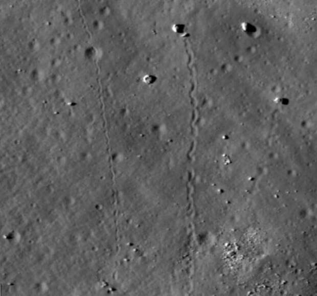 Картинки по запросу странности на луне