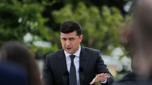 Зеленский подписал закон об увеличении минимальной зарплаты на Украине