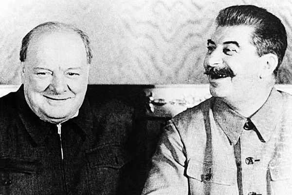 Уинстон Черчилль и Иосиф Сталин на встрече в Москве, 13 сентября 1942 года. Фото: Official British Photograph / AP