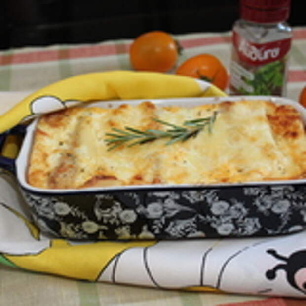 Каннеллони с соусом болоньезе