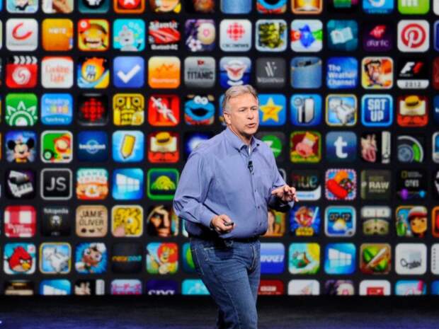 PHOTO: Philip Phil Schiller, senior vice president of worldwide marketing at Apple Inc., speaks about the iPhone 6 and iPhone 6 Plus during a product announcement at Flint Center in Cupertino, Calif., Sept. 9, 2014.