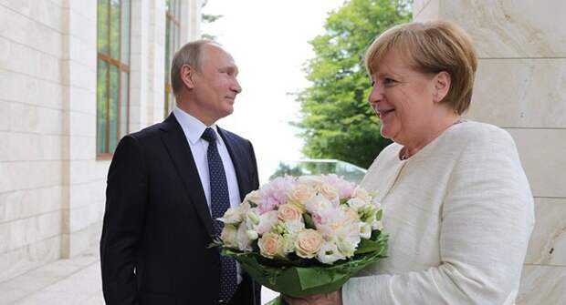 Блог Павла Аксенова. Анекдоты от Пафнутия. В.В.Путин и А.Меркель в Сочи