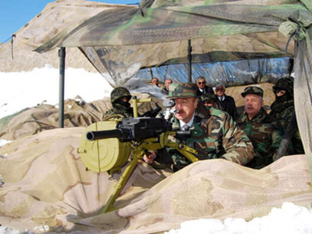 Ilham Eliyev cebhe xettinde 220112.jpg