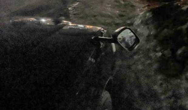 Автомобилист устроил скандал и дебош на парковке популярного ТЦ во Владивостоке