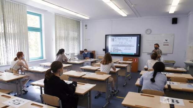Во Владивостоке выросли средние баллы учащихся по точным наукам на ЕГЭ