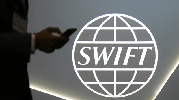 Политолог назвал русофобской риторикой предложение Бжезинского по SWIFT