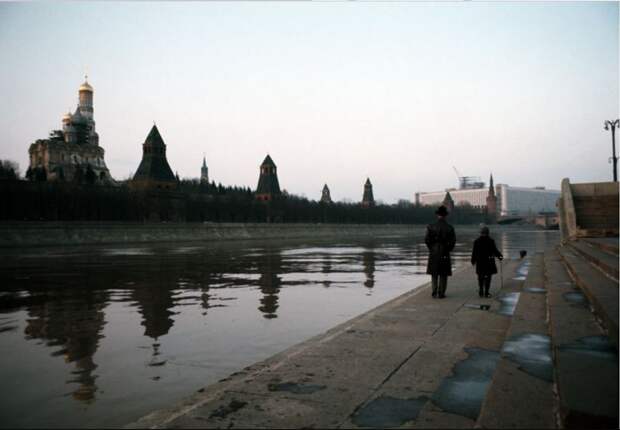 Кремль со стеной, башнями и Успенским собором