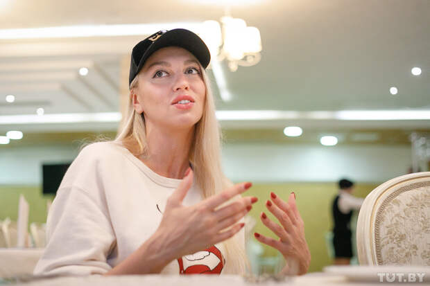 Оля Полякова показала, как дома выглядит без макияжа