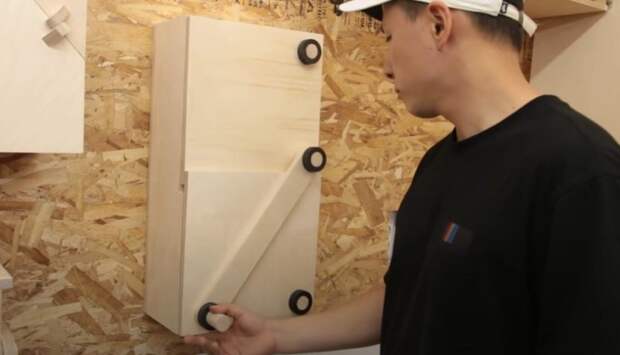 Как сделать шкафчик со складной дверцей
